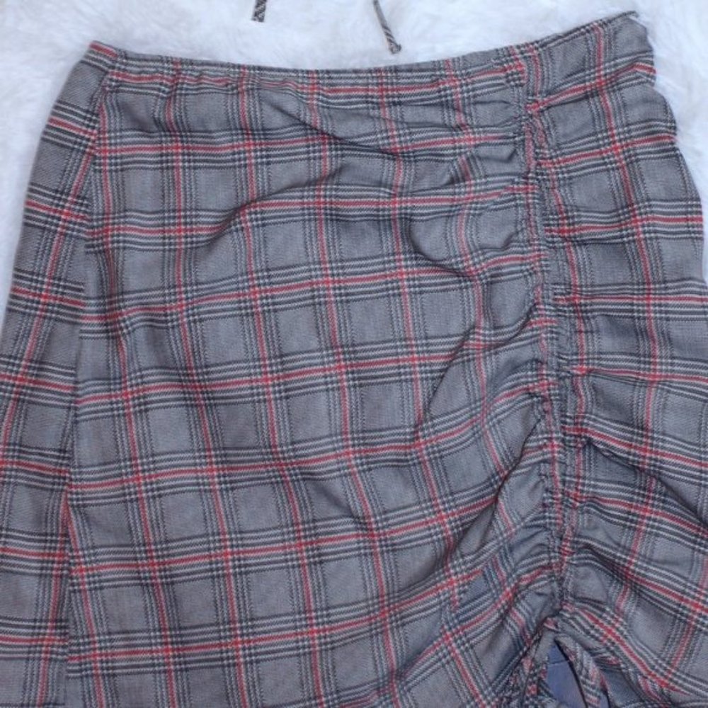 Plaid Ruched Mini Skirt - Picture 6 of 8